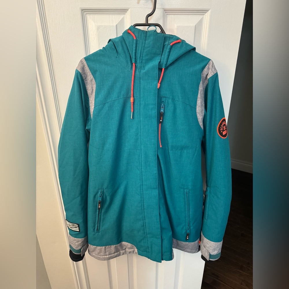 Women’s size large snowboarding jacket